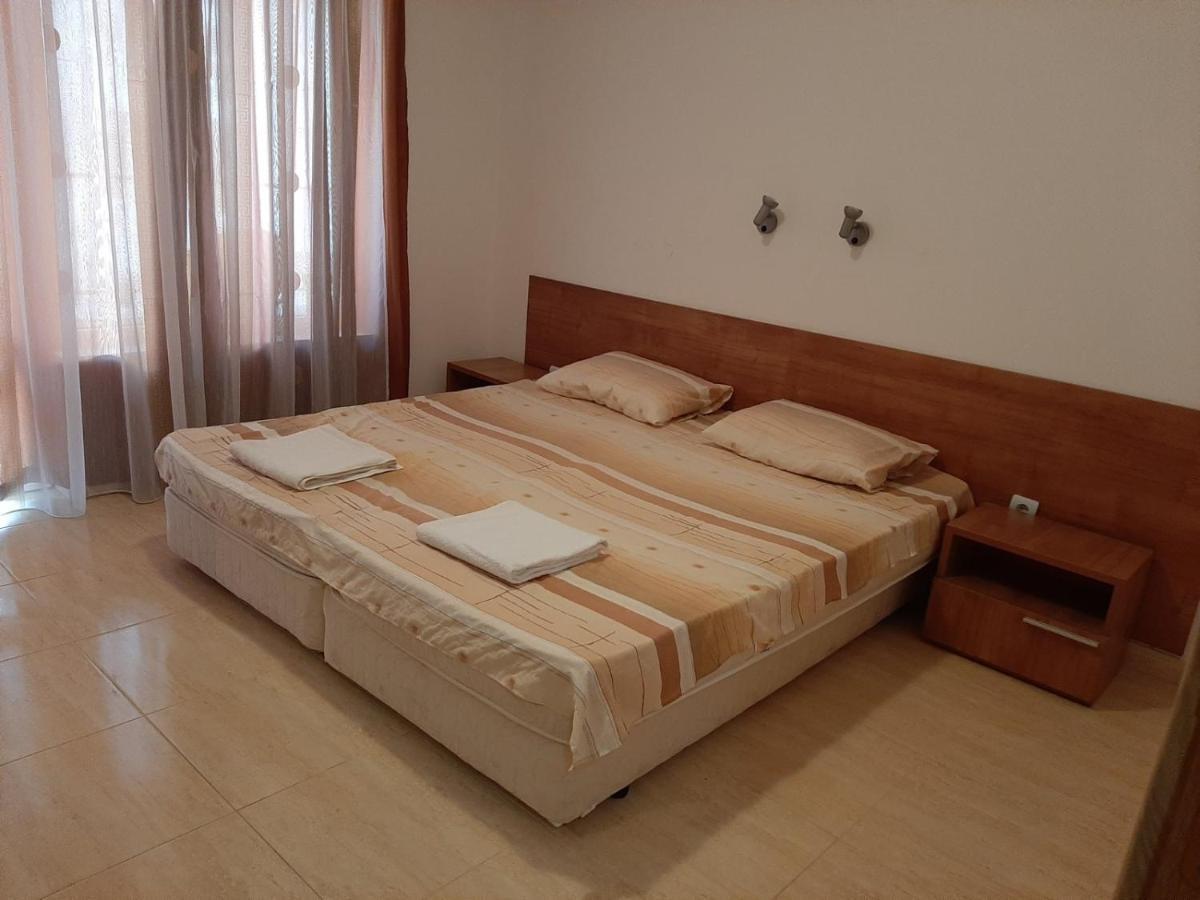 Azuro Sunny Apartment