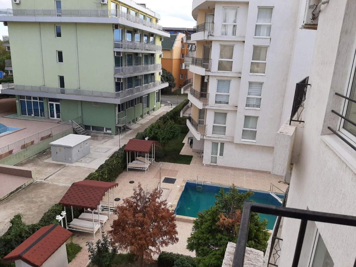 Azuro Sunny Apartment